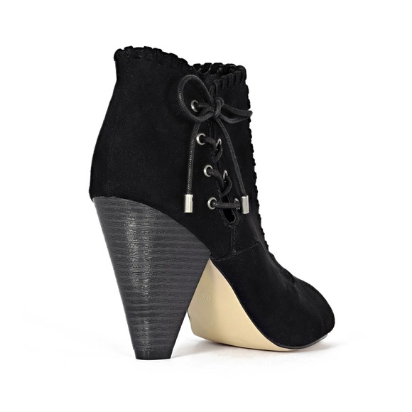 Indigo Rd Women's Finn-A Bootie in Black - Picture 2 of 4